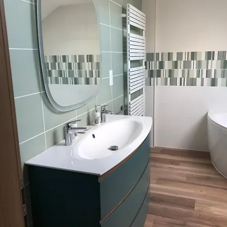 Les Bruyeres, Grand Jardin Cloture, Sauna *