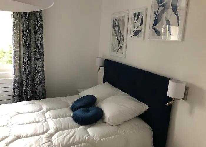 Les Bruyeres, Grand Jardin Cloture, Sauna Vila